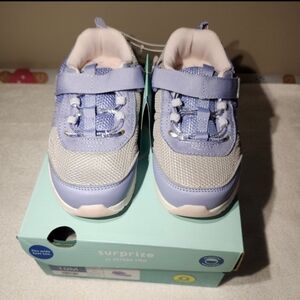 NEW, GIRLS VELCO LIGHT UP LACES, SURPRIZE STRIDE RITE SHOES (SIZE:10M)